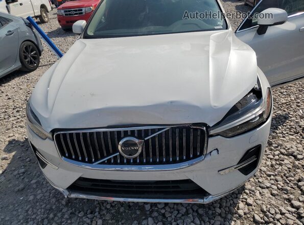 YV4L12RN3P1374737 2023 VOLVO XC60 White 
