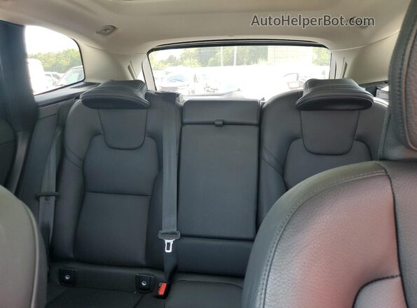 YV4L12RN3P1374737 2023 VOLVO XC60 White 