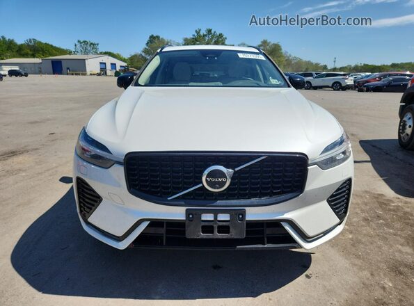 YV4L12RW0P1335189 2023 VOLVO XC60 White 