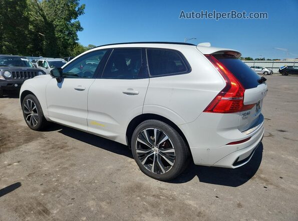 YV4L12RW0P1335189 2023 VOLVO XC60 White 