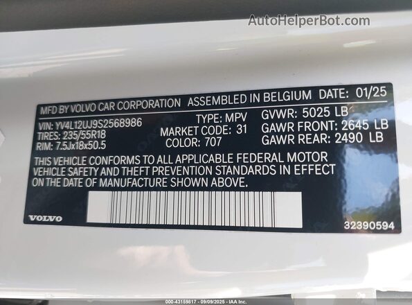 YV4L12UJ9S2568986 2025 VOLVO XC40 White 