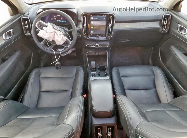 YV4L12UK4R2285656 2024 VOLVO XC40 Черный 
