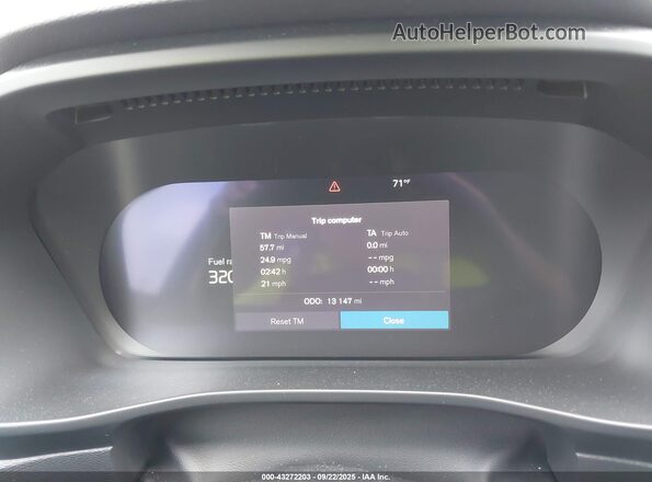 YV4L12UN9P2075643 2023 VOLVO XC40 Silver უკანა სავარძლების ხედი