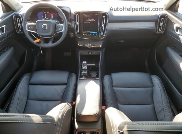 YV4L12UW5P2911019 2023 VOLVO XC40 Gray 