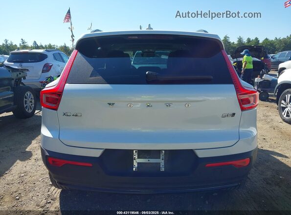 YV4L12UW6P2948418 2023 VOLVO XC40 White 
