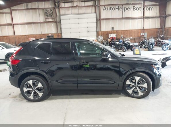 YV4L12UWXP2104172 2023 VOLVO XC40 Black Vista interior trasera