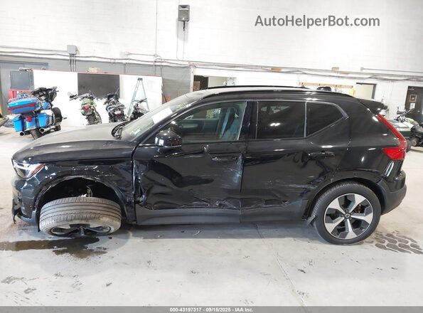 YV4L12UWXP2104172 2023 VOLVO XC40 Black Vista frontal