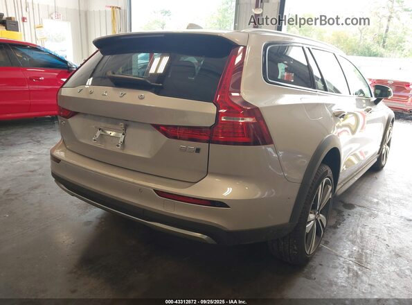 YV4L12WK1S2149939 2025 VOLVO V60 CROSS COUNTRY Silver უკანა მარჯვენა