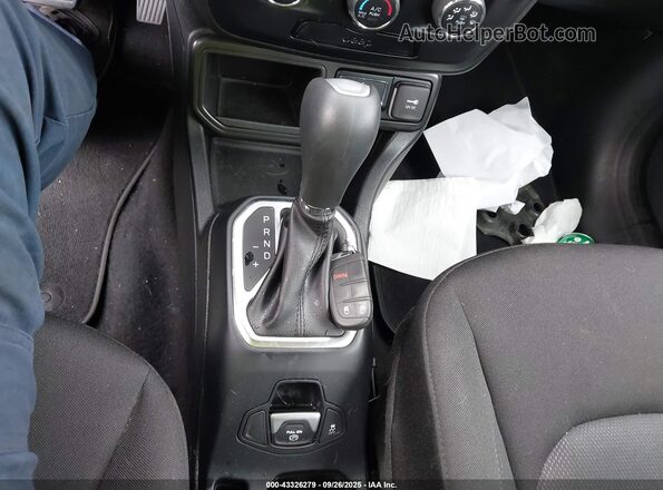 ZACNJAAB0LPL20312 2020 JEEP RENEGADE White Вид панелі приладів