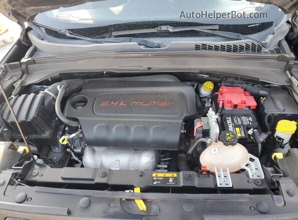 ZACNJABB8LPL12103 2020 JEEP RENEGADE Charcoal Engine compartment view