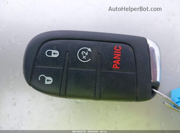 ZACNJCAB0MPM33240 2021 JEEP RENEGADE Черный Вид панели приборов