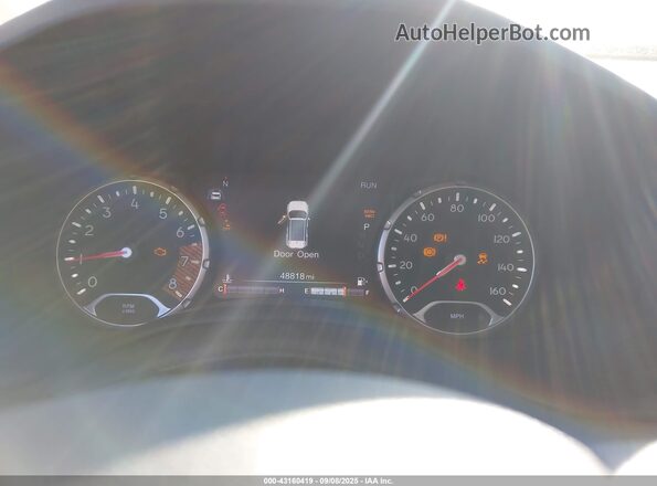 ZACNJDD17MPM71721 2021 JEEP RENEGADE White Widok tylnych siedzeń