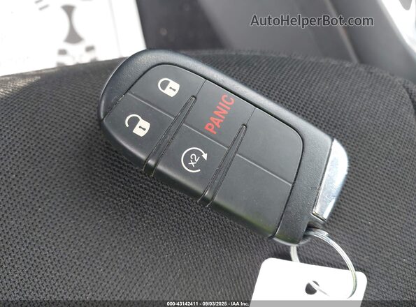 ZACNJDE10PPP10111 2023 JEEP RENEGADE Red Dashboard view