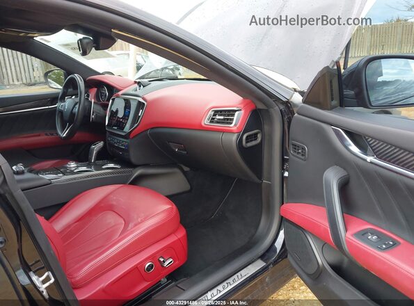ZAM57YTM3N1383976 2022 MASERATI GHIBLI Black Front interior view