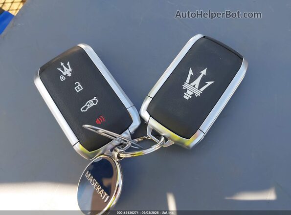 ZAMBMRABXP0414264 2023 MASERATI MC20 Gray Dashboard view
