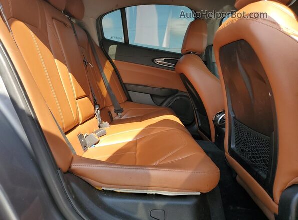 ZARFAEBN1H7556789 2017 ALFA ROMEO GIULIA Gray 