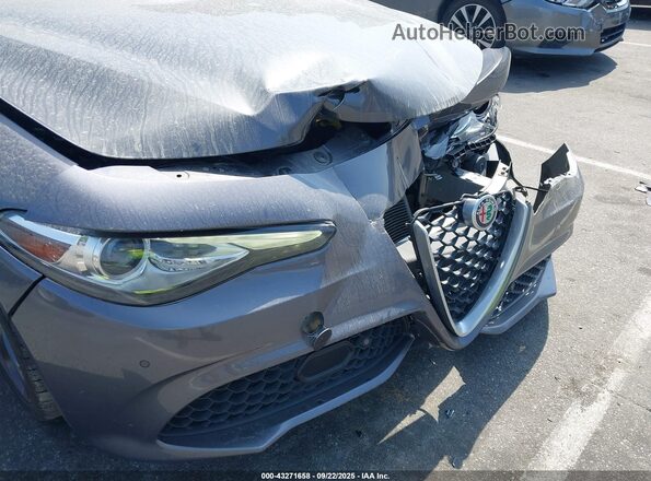ZARFAECN2H7552362 2017 ALFA ROMEO GIULIA Gray 