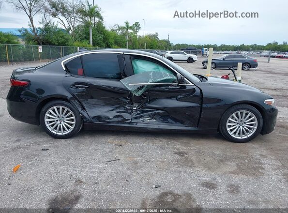ZARFAMAN0M7648062 2021 ALFA ROMEO GIULIA Black Widok wnętrza z tyłu