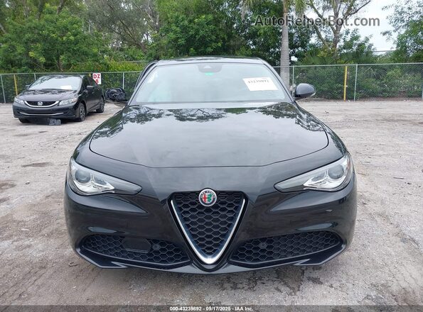 ZARFAMAN0M7648062 2021 ALFA ROMEO GIULIA Black Widok zestawu wskaźników