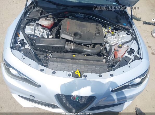ZARFAMAN6M7647367 2021 ALFA ROMEO GIULIA Silver 