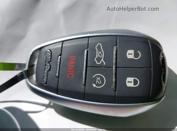 ZARFAMAN8L7639107 2020 ALFA ROMEO GIULIA Черный Вид панели приборов
