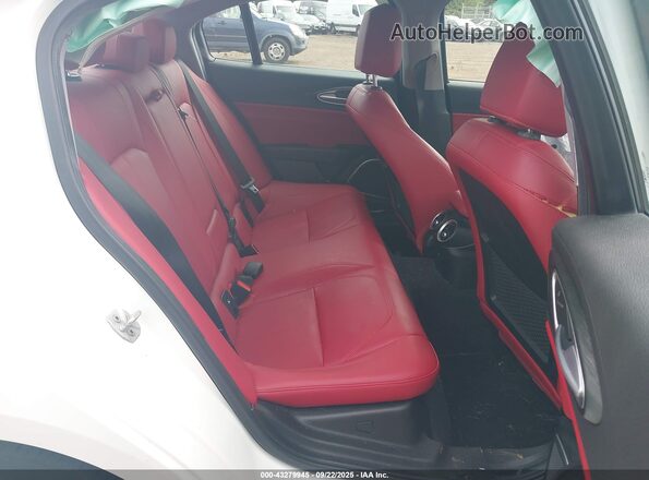 ZARFAMAN9M7647962 2021 ALFA ROMEO GIULIA White VIN կոդի պիտակի տեսք