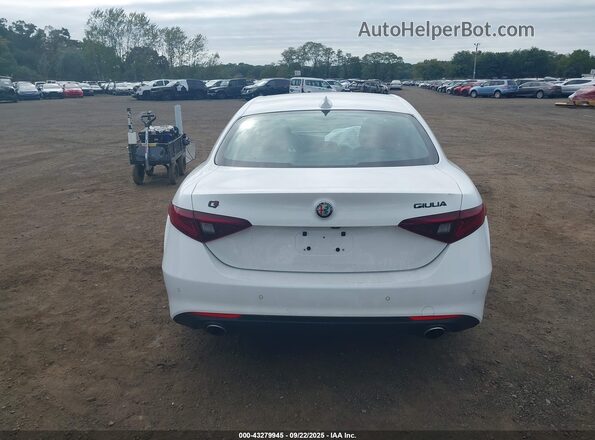 ZARFAMAN9M7647962 2021 ALFA ROMEO GIULIA White 
