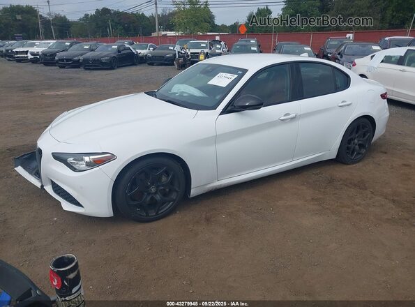 ZARFAMAN9M7647962 2021 ALFA ROMEO GIULIA White Առջևի ձախ երեք քառորդ տեսարան
