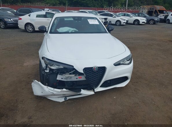 ZARFAMAN9M7647962 2021 ALFA ROMEO GIULIA White 