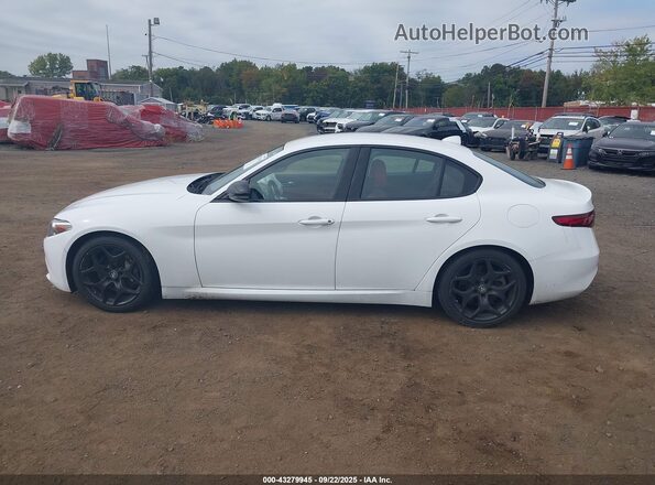 ZARFAMAN9M7647962 2021 ALFA ROMEO GIULIA White Սալոնի 360 աստիճան տեսք