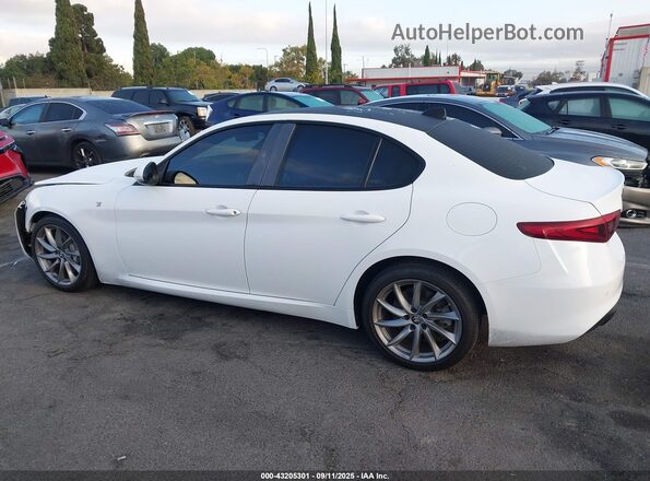ZARFAMBN7N7663299 2022 ALFA ROMEO GIULIA White 