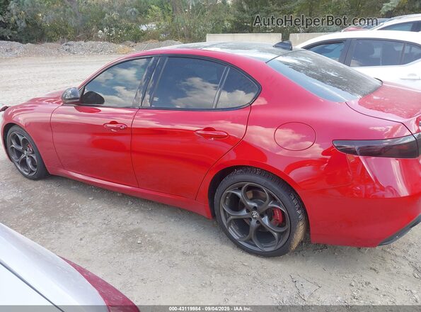 ZARFAMBN9M7640105 2021 ALFA ROMEO GIULIA Red Панорамний вид салону 360°