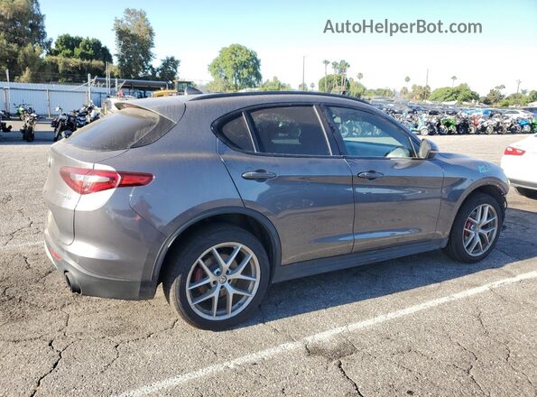 ZASFAKNN2J7C01955 2018 ALFA ROMEO STELVIO Серый 