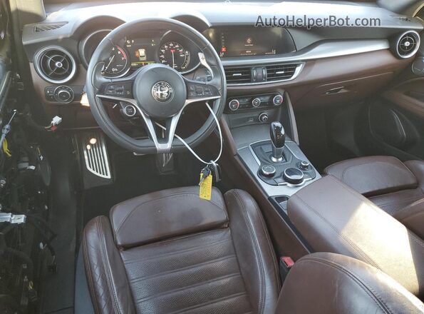 ZASFAKNN2J7C01955 2018 ALFA ROMEO STELVIO Серый 
