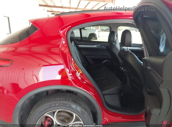 ZASFAKPN1J7B58593 2018 ALFA ROMEO STELVIO Red 