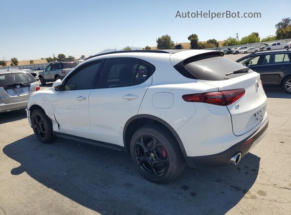 ZASFAKPNXJ7B87543 2018 ALFA ROMEO STELVIO White 