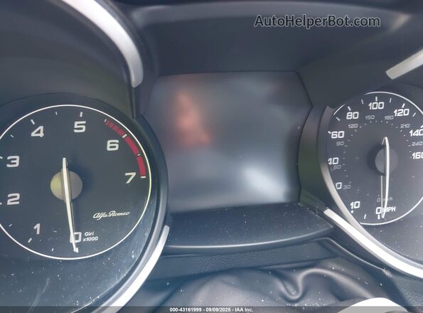ZASPAKBN0N7D43347 2022 ALFA ROMEO STELVIO White Widok tylnych siedzeń