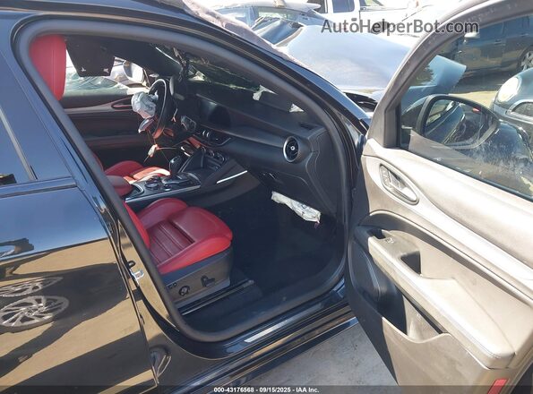 ZASPAKBN3P7D54202 2023 ALFA ROMEO STELVIO Gray Вид салону спереду