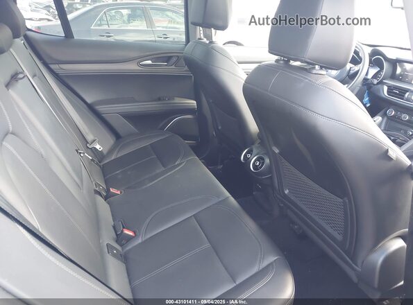 ZASPAKBNXM7D15294 2021 ALFA ROMEO STELVIO Gray 