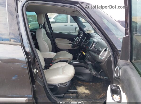 ZFBCFADH4JZ041118 2018 FIAT 500L Gray Vista interior delantera