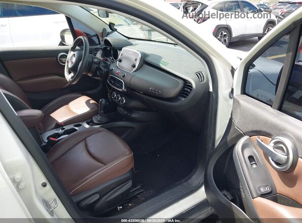 ZFBCFXCB9JP707448 2018 FIAT 500X White Vista interior delantera