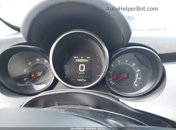 ZFBCFXCB9JP707448 2018 FIAT 500X White Vista de los asientos traseros