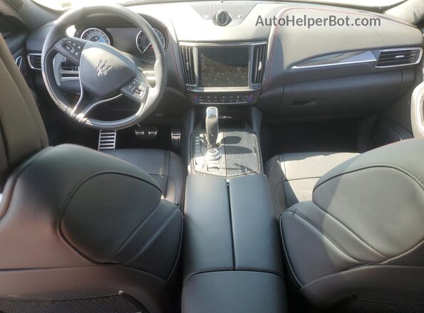ZN661YUM2RX453056 2024 MASERATI LEVANTE White 