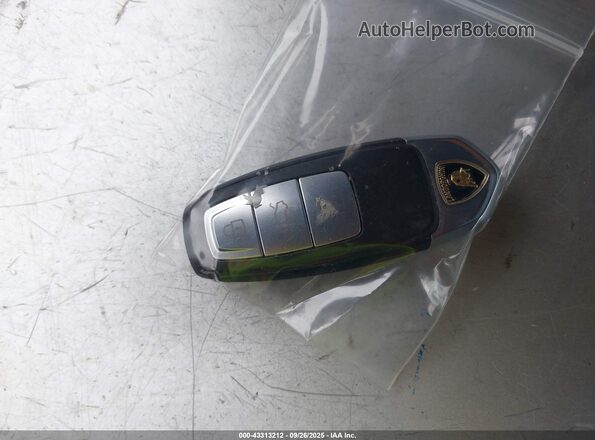 ZPBUA1ZL2LLA07271 2020 LAMBORGHINI URUS Белый Вид панели приборов