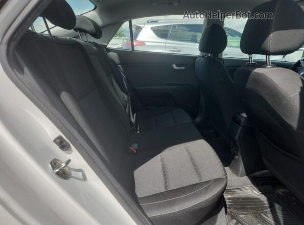 3KPA24AB9KE165836 2019 KIA RIO White 