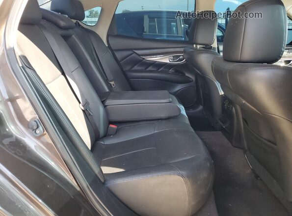 JN1BY1AP1HM740991 2017 INFINITI Q70 Brown Widok wnętrza z tyłu
