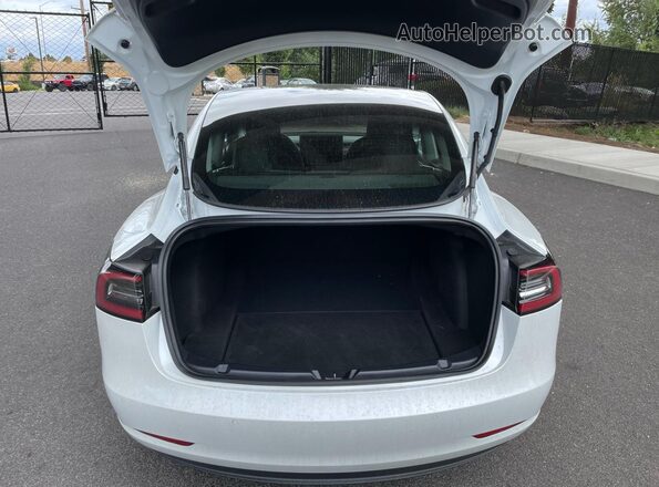 5YJ3E1EA6LF804430 2020 TESLA MODEL Белый Вид панели приборов