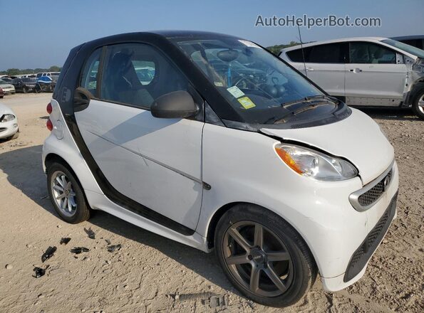 WMEEJ9AA6GK843070 2016 SMART FORTWO White Widok z przodu