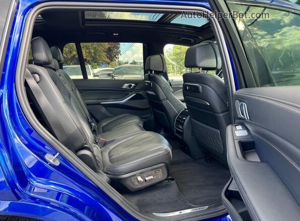 5UX33EM04P9R55092 2023 BMW X7 Синий 