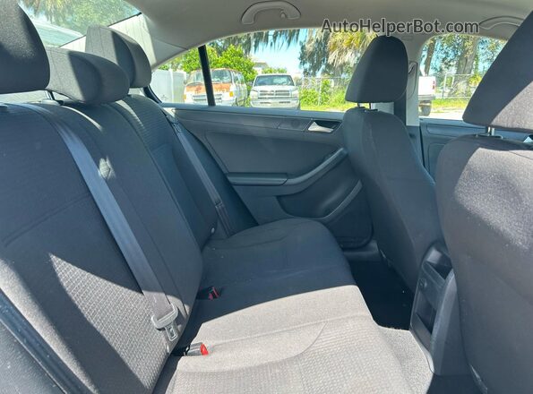 3VW267AJ2GM323350 2016 VOLKSWAGEN JETTA Black 